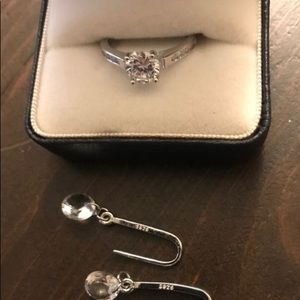 New 925 Silver CZ diamond Ring w/matching earrings